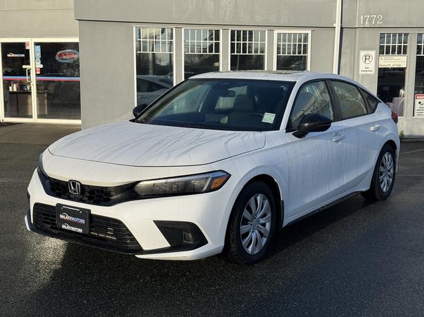 2023 Honda Civic Hatchback Sport Touring- BC Local, Low Kilometers & Moonroof image 1