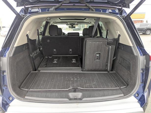 2024 Nissan Pathfinder SV - 4x4, Sunroof, Heated Seats, SXM Radio image 8