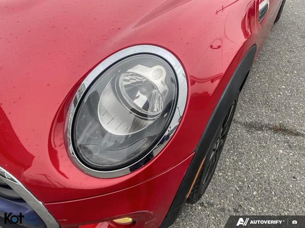 2016 MINI Cooper Hardtop Base image 8