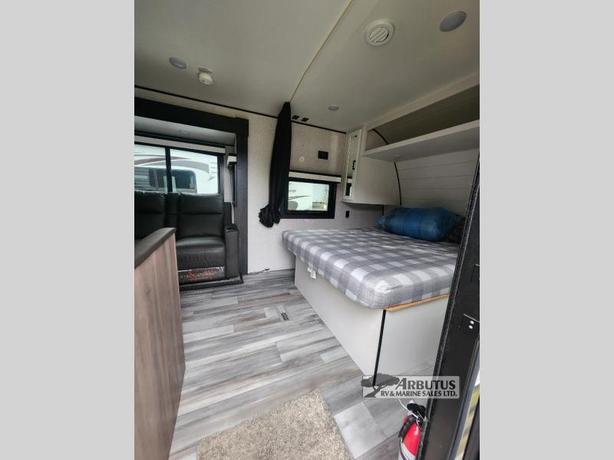 Used 2024 Jayco Jay Flight 225MLSW image 2