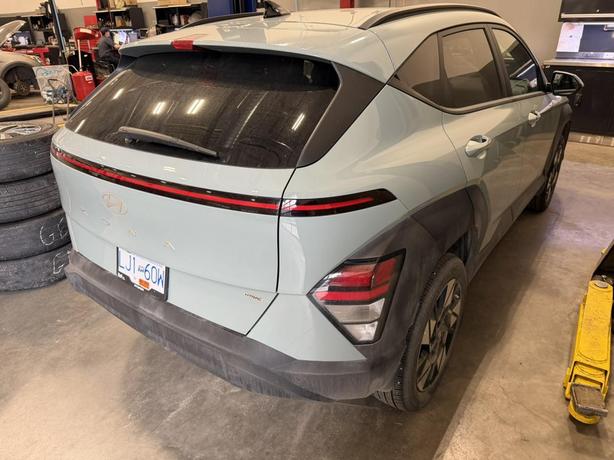 2025 Hyundai Kona Preferred HEATED SEATS & STEERING WHEEL! APPLE CARPLAY! ANDROI image 3