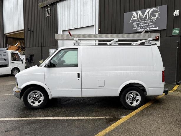 2005 GMC Safari Cargo Van with Rear Work Shelves Ladder Rack (Unable To Start) image 6
