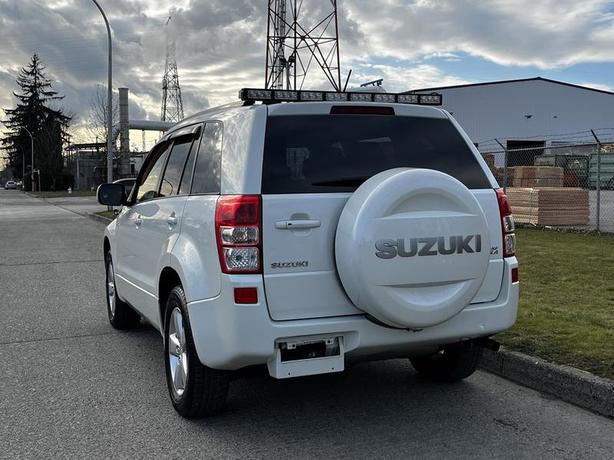 2011 Suzuki Grand Vitara Premium 4WD — Parts Only image 4