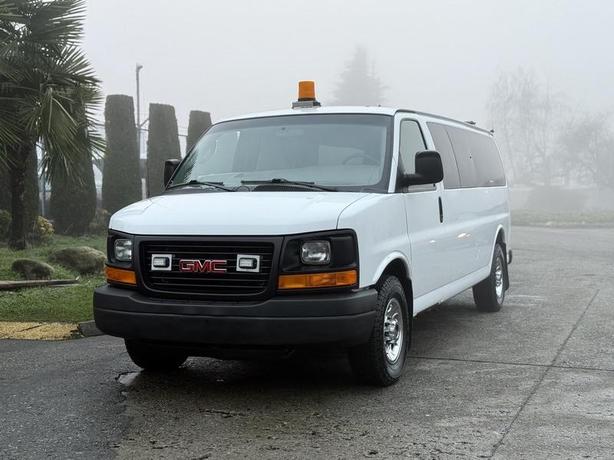 2016 GMC Savana G3500 Extended Cargo Van with Work Station and Traffic Control E image 4
