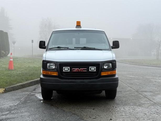 2016 GMC Savana G3500 Extended Cargo Van with Work Station and Traffic Control E image 3