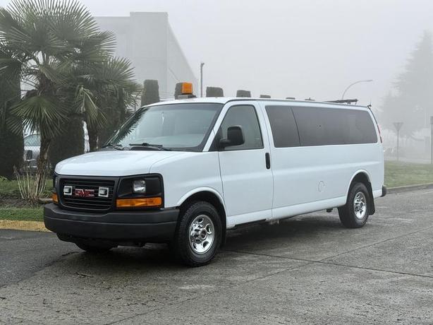 2016 GMC Savana G3500 Extended Cargo Van with Work Station and Traffic Control E image 5