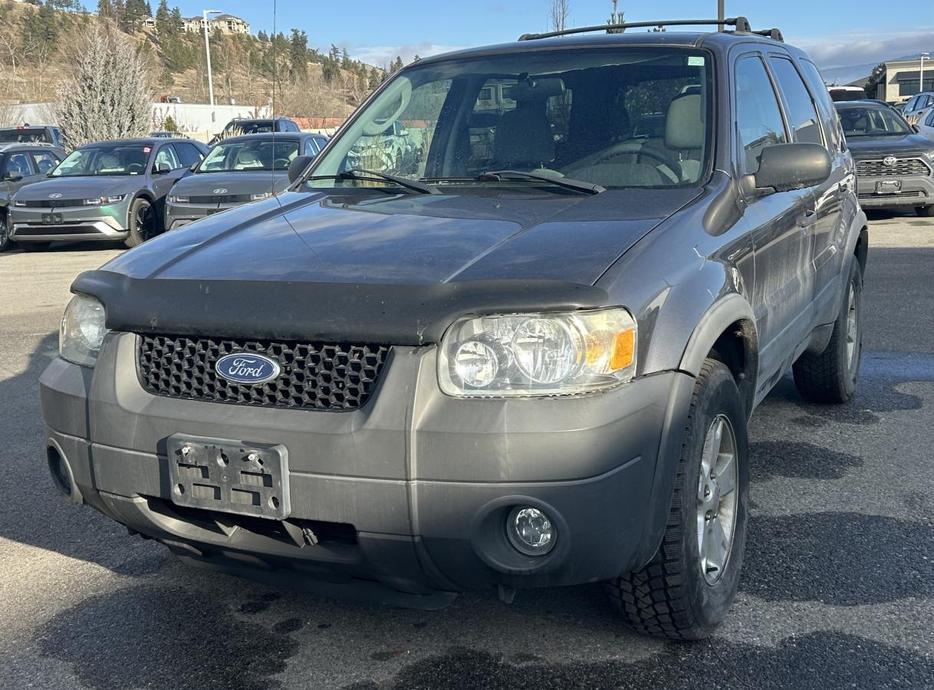 2006 Ford Escape XLT AUTO, KEYLESS ENTRY, POWER WINDOWS, 4X4, 287,000 KMS!!! display photo