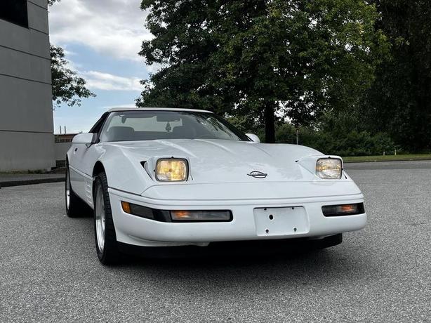 1992 Chevrolet Corvette Convertible image 2