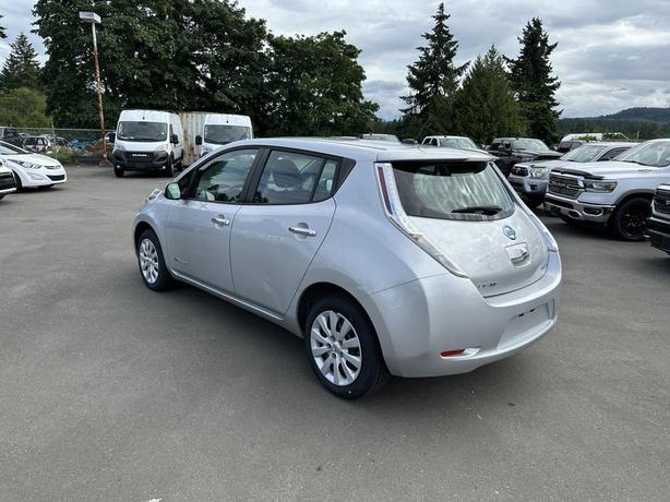 2015 Nissan LEAF S image 3