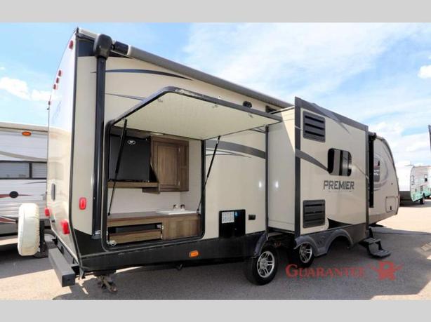 Used 2017 Keystone RV Premier Ultra Lite 26RBPR image 4