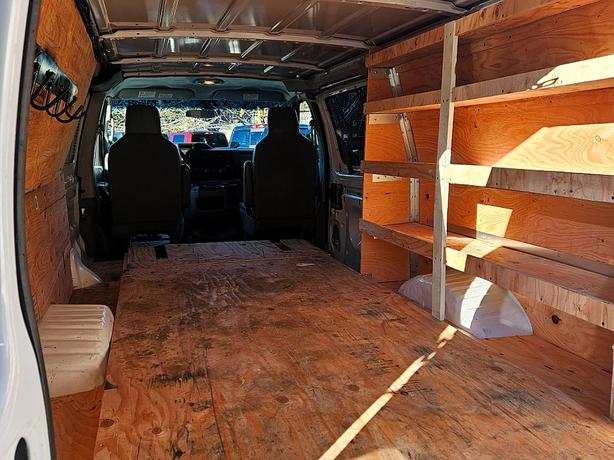 2013 Ford  E-Series Cargo Van Commercial image 7