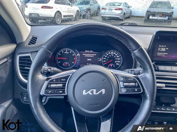 2023 Kia Seltos EX LEATHER HEATED & VENTILATED SEATS! SUNROOF! NAVIGATION! BLUET image 6