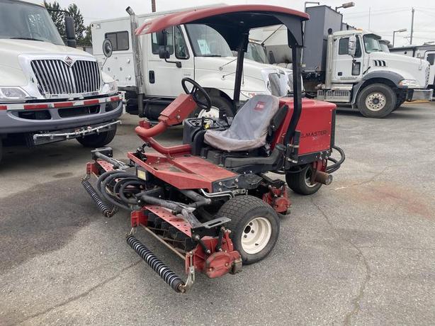 2011 Toro Reelmaster 3100-D Triplex Ride on Reel Mower image 1