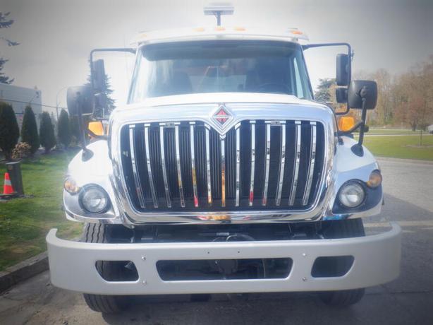 2016 International WorkStar 7500 Tandem Axle Dump Truck with Air Brakes Diesel image 3