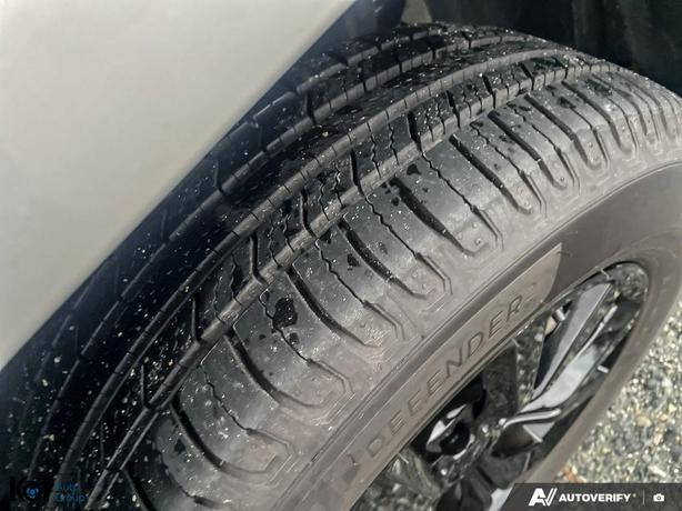 2016 Jeep Cherokee Overland image 7