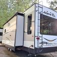 Used 2018 Jayco Jay Flight Bungalow 40RLTS thumbnail image 3