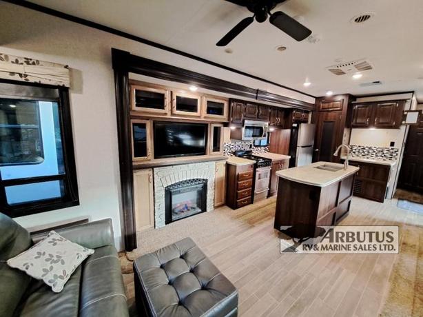 Used 2018 Jayco Jay Flight Bungalow 40RLTS image 6