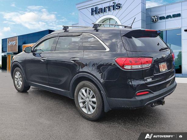 2016 Kia Sorento 2.4L LX | Low KM | Heated Seats! image 4