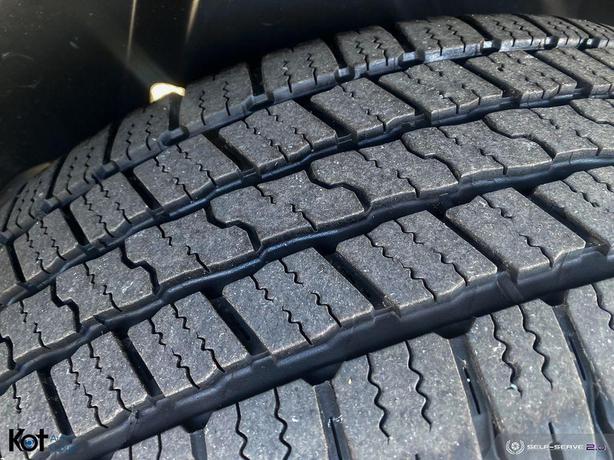 2023 RAM 1500 Classic Express 4x4 Crew Cab 5'7" Box NO ACCIDENTS! V8 ENGINE! REA image 7