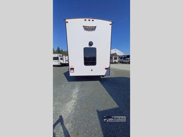 Used 2024 Forest River RV Wildwood Grand Lodge 44VIEW image 4