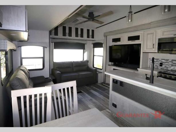 Used 2023 Forest River RV Sandpiper 3370RLS image 8