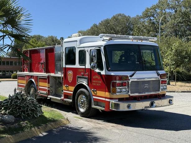 2004 American LaFrance Eagle Firetruck Diesel image 1
