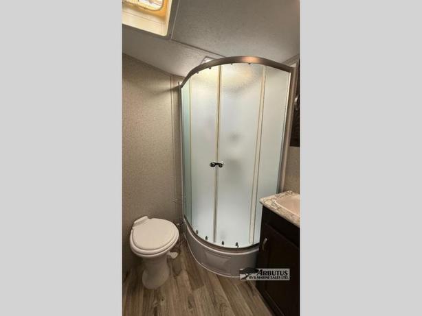 Used 2018 Keystone RV Springdale 252RL image 7