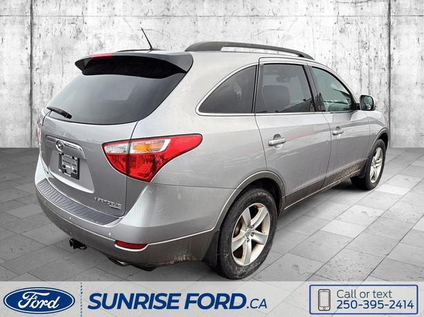 2011 Hyundai Veracruz GLS - 7-PASSENGER SEATING OFFERS GENEROUS SPACE FOR PASSEN image 5