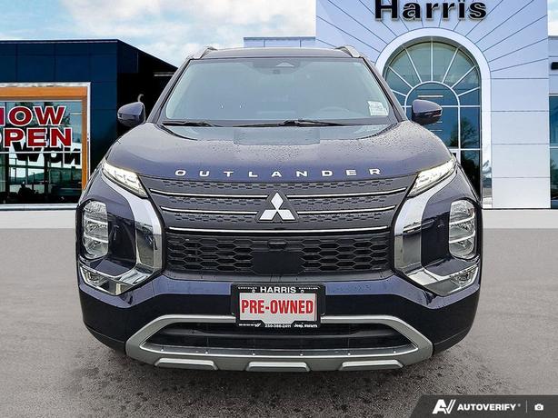 2023 Mitsubishi Outlander SE | Heated Seats | Power Liftgate! image 2