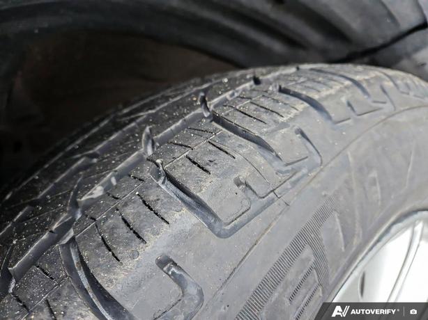 2023 Mitsubishi Outlander SE | Heated Seats | Power Liftgate! image 7