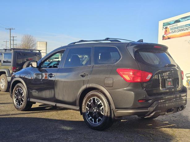 2020 Nissan Pathfinder 4x4 SL Premium image 4