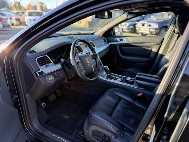 2011 Lincoln MKS image 6