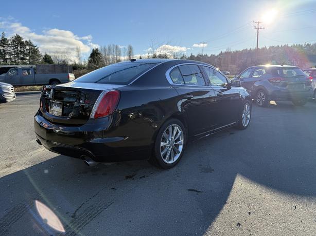 2011 Lincoln MKS image 7
