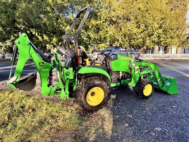 2023 John Deere 2 Series 2025R image 2