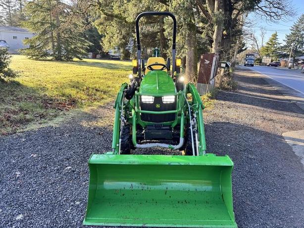 2023 John Deere 2 Series 2025R image 6