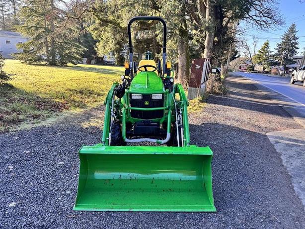 2023 John Deere 2 Series 2025R image 8