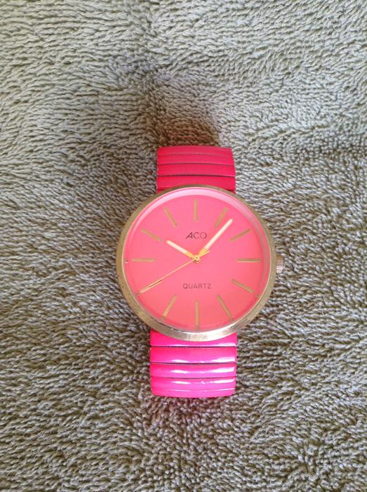 Pink Aco Fashion watch with new battery display photo