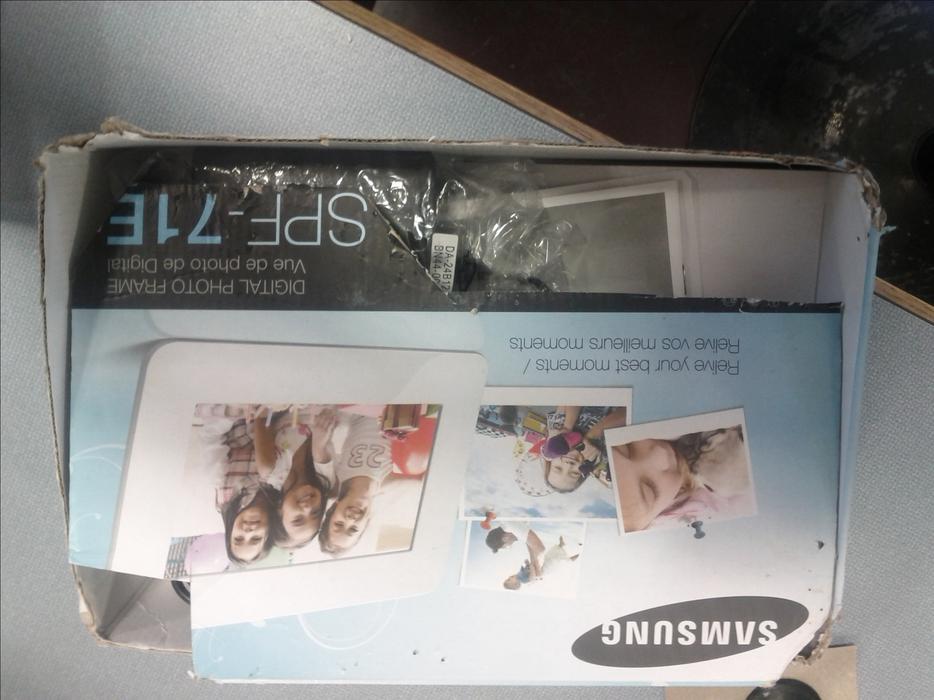 Digital Photo Frame display photo