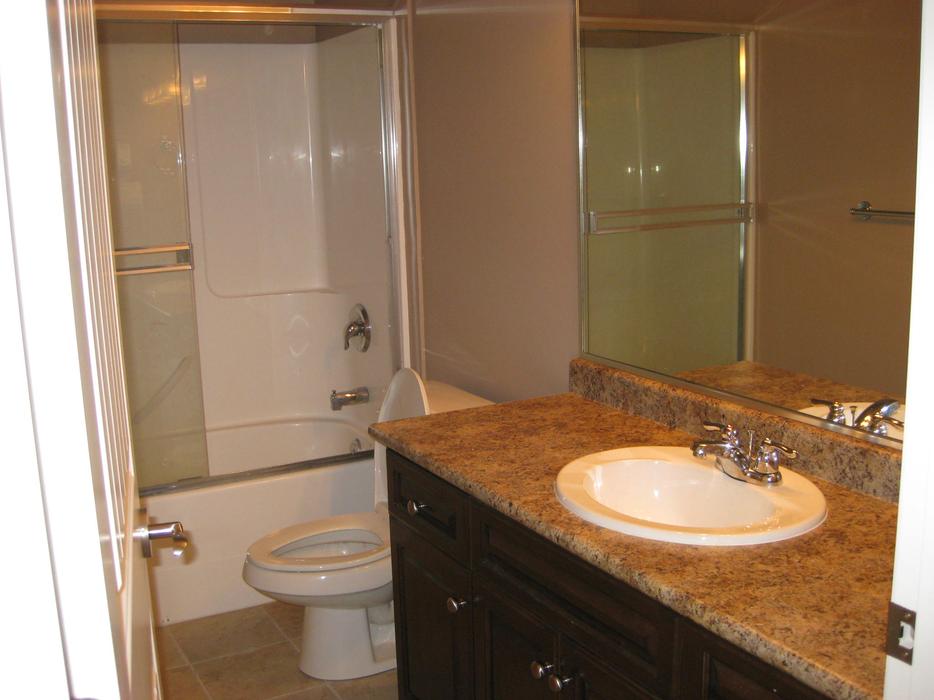 $1500 ONE BEDROOM BASEMENT SUITE FOR RENT IN LANGFORD display photo