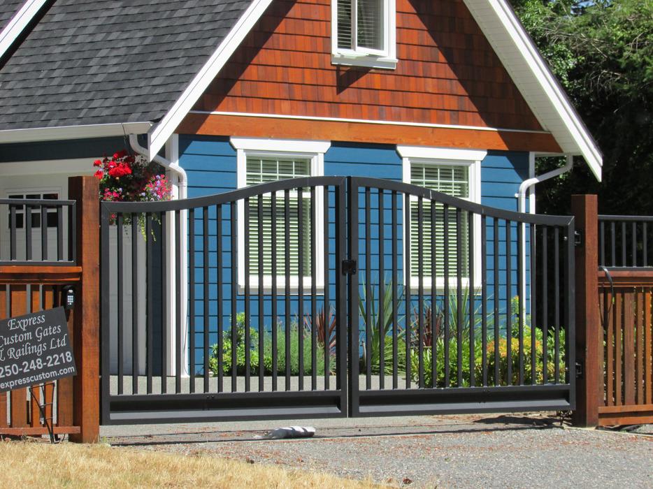 Westcoast Custom Gate Ltd -"Custom, Innovative Designs" display photo