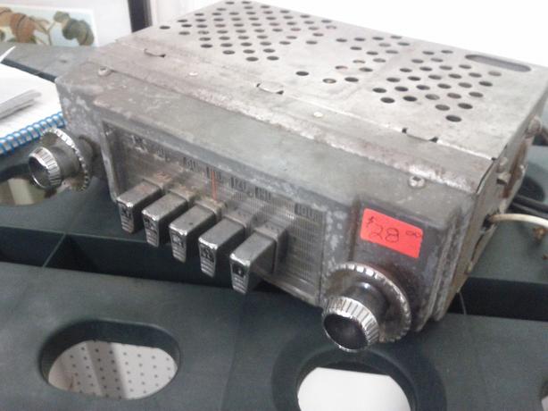 Vintage Chrysler AM Car radio image 3