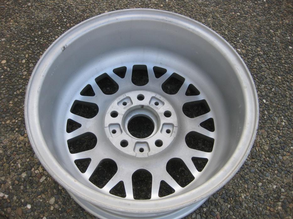 1 Genuine BBS Oem BMW 15X7" ET20 rim in excellent condition 5 series display photo