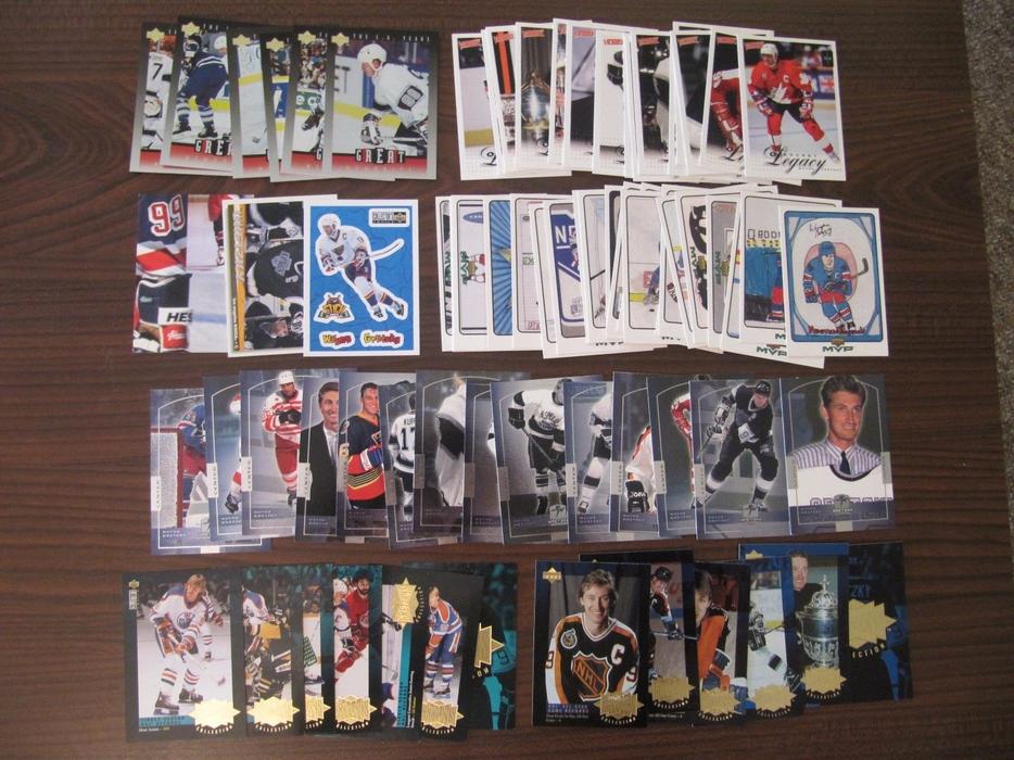 Wayne Gretzky Card & Sticker Collection. 1981/82 to 2000. 300 different display photo
