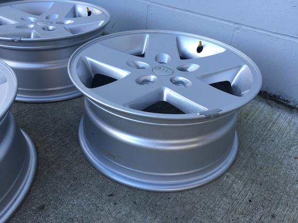 Brand New Jeep Wrangler OEM Rims *Never Used* image 2