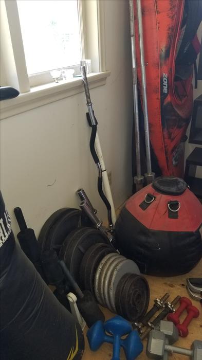 Weight LIfting Equipment display photo