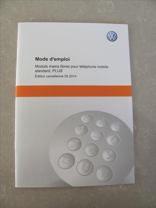 2015 VW Beetle Set of NEW Instruction Manuals - FRENCH Language display photo
