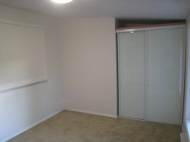 BRIGHT CLEAN SPACIOUS BED ROOM image 3