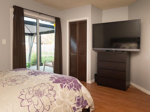 2 bedroom suite in Colwood - dog ok image 6