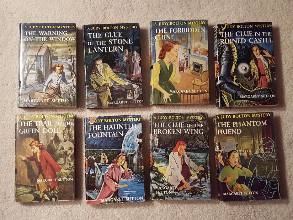 Lot of 31 JUDY BOLTON MYSTERY series vintage books display photo