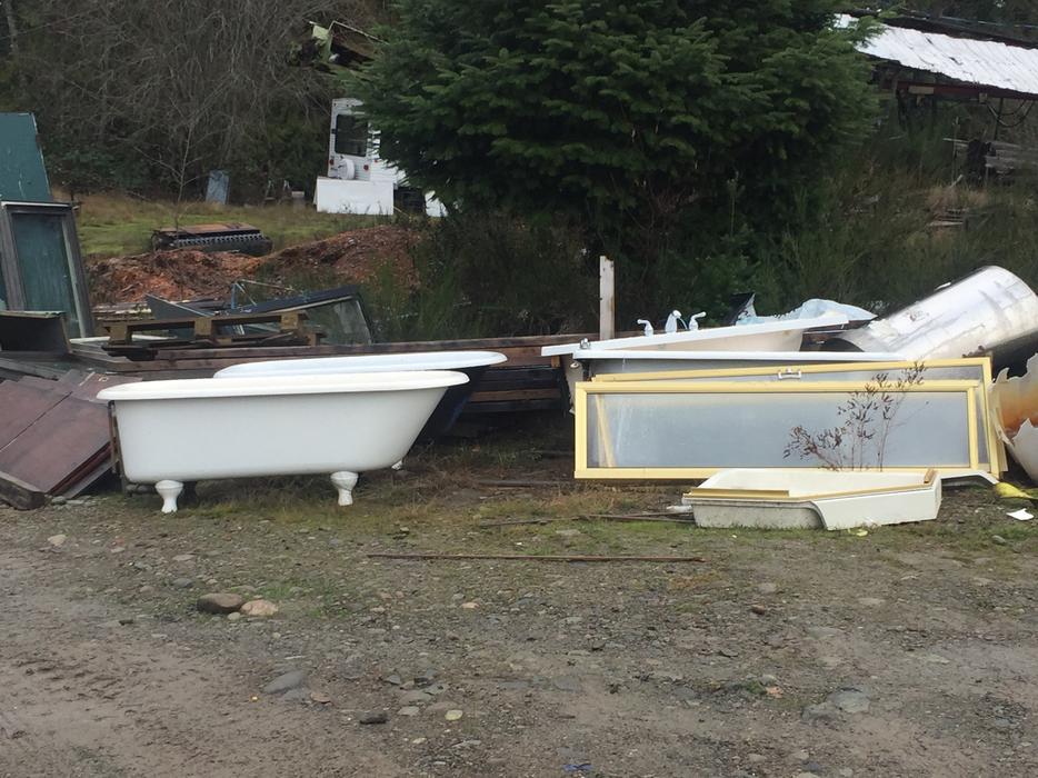 Cast Iron Tubs display photo